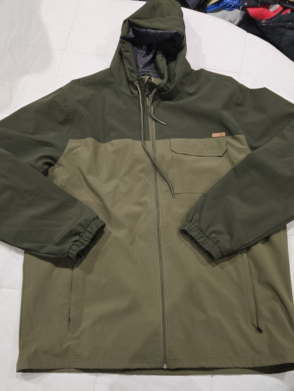 Voyager Men's Two-Tone Olive Hooded Rain Jacket/windbreaker